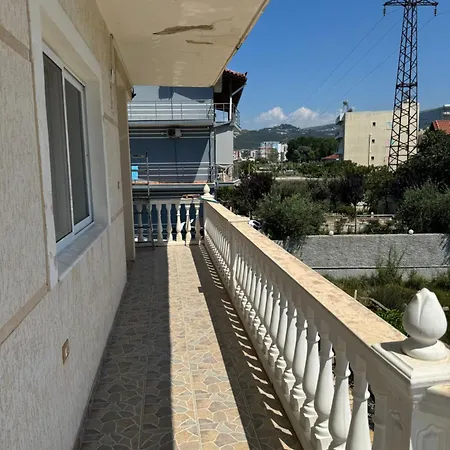 Alehandro דירה